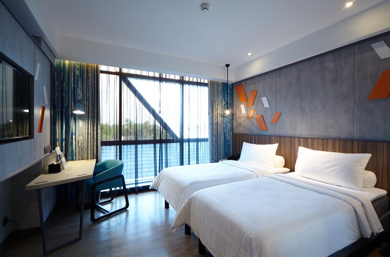 Ibis Styles Medan Pattimura Exterior foto